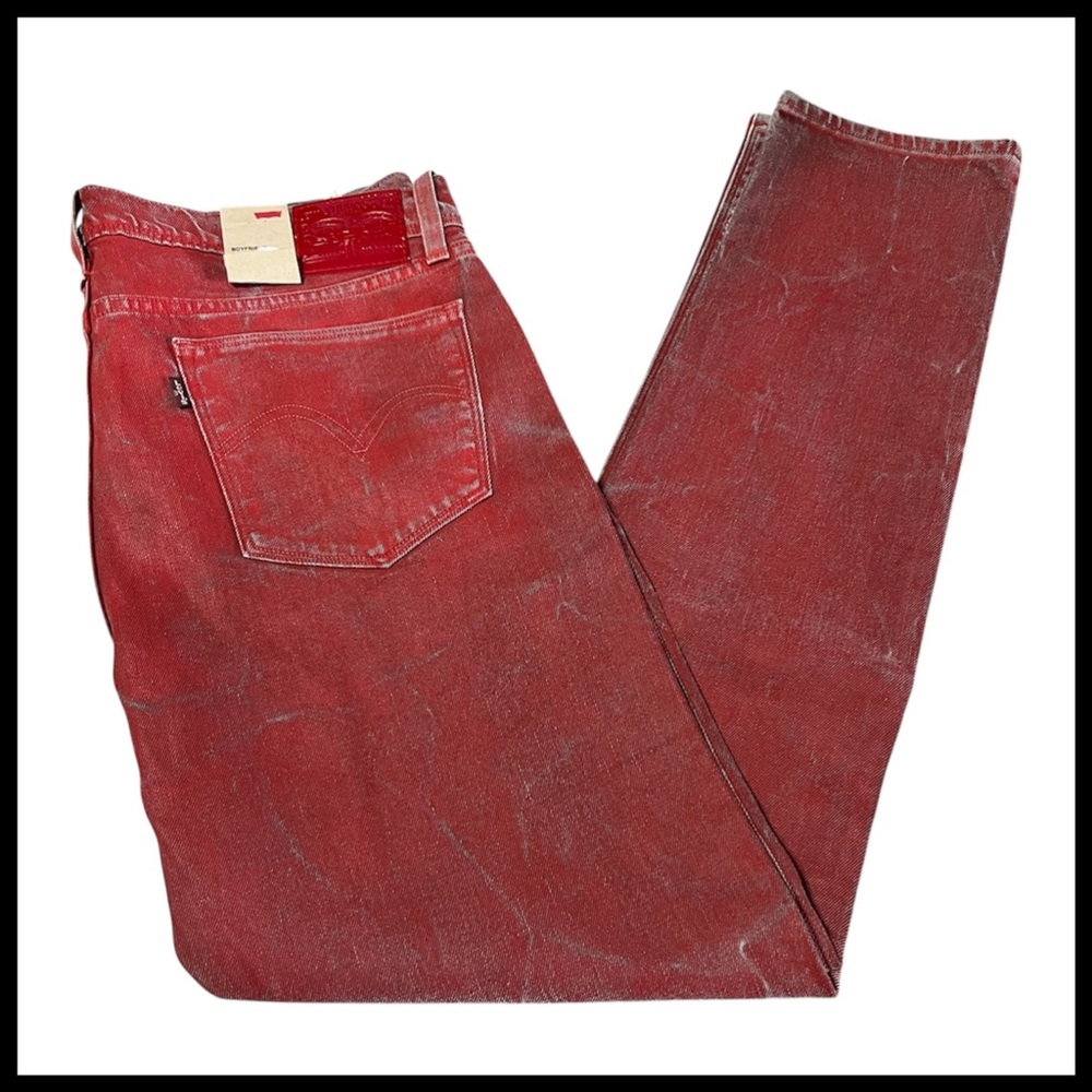 LEVI’S NWT Reconstructed Boyfriend Skinny Fit Jean